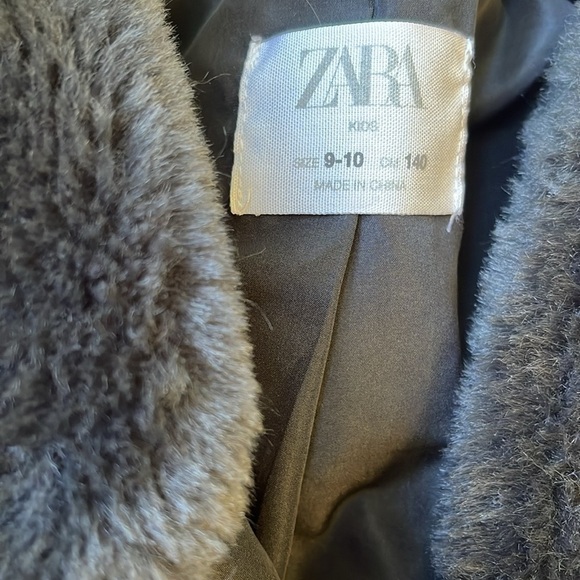 Zara kids youth 9-10 years black fuzzy fest - Picture 2 of 8